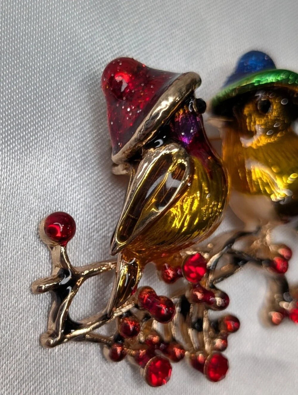 Enamel Lovebirds Branch Brooch Pin Red Rhinestone Berries Gold Tone Birds